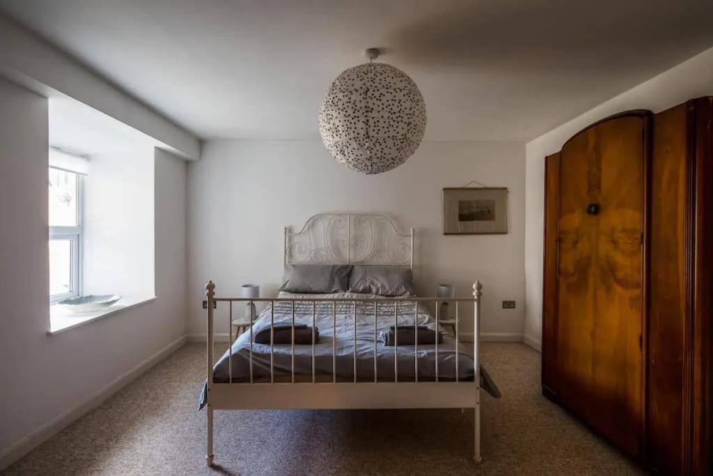 Spacious 2 Bedroom Apartment Near Seafront Penzance Buitenkant foto