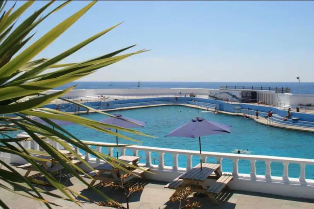 Spacious 2 Bedroom Apartment Near Seafront Penzance Buitenkant foto